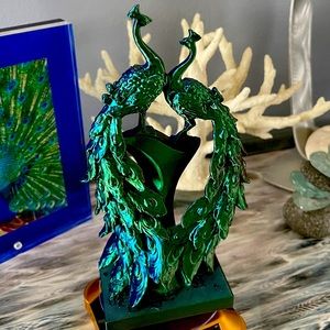 Peacock Lovers Art🦚 iridescent & Solar rotating Stand!